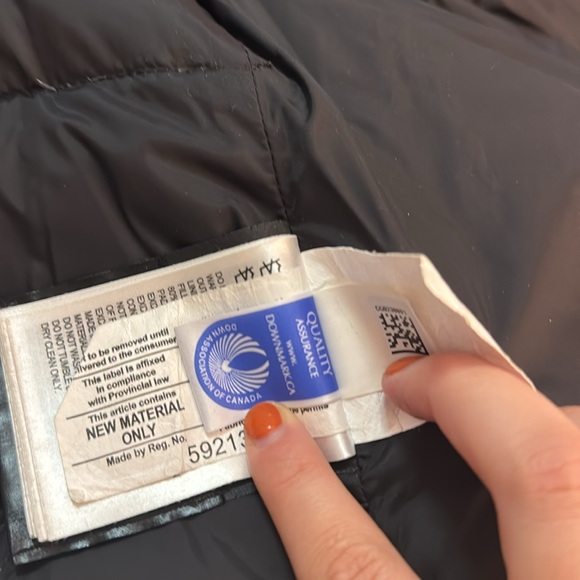 Canada Goose Black Down Vest - Picture 6 of 6